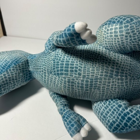 Jurassic World Fallen Kingdom T-Rex Cuddle Pillow Plush Dinosaur - Picture 11 of 12